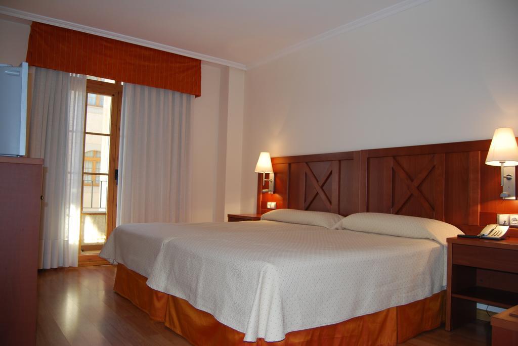 Hotel Meleiros Castro De Sanabria Стая снимка
