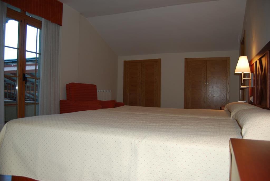 Hotel Meleiros Castro De Sanabria Екстериор снимка