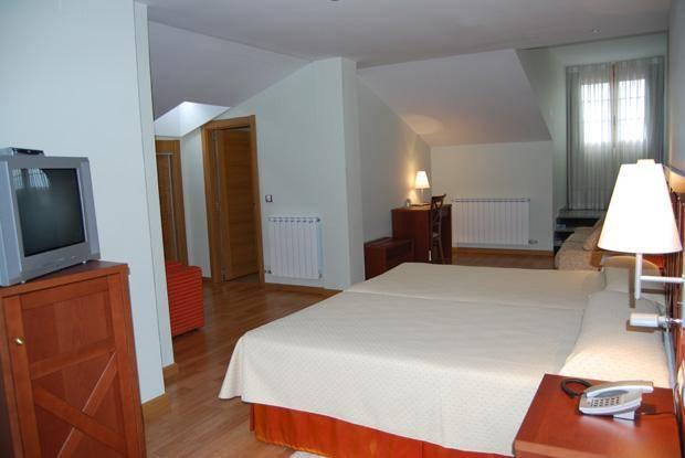 Hotel Meleiros Castro De Sanabria Стая снимка